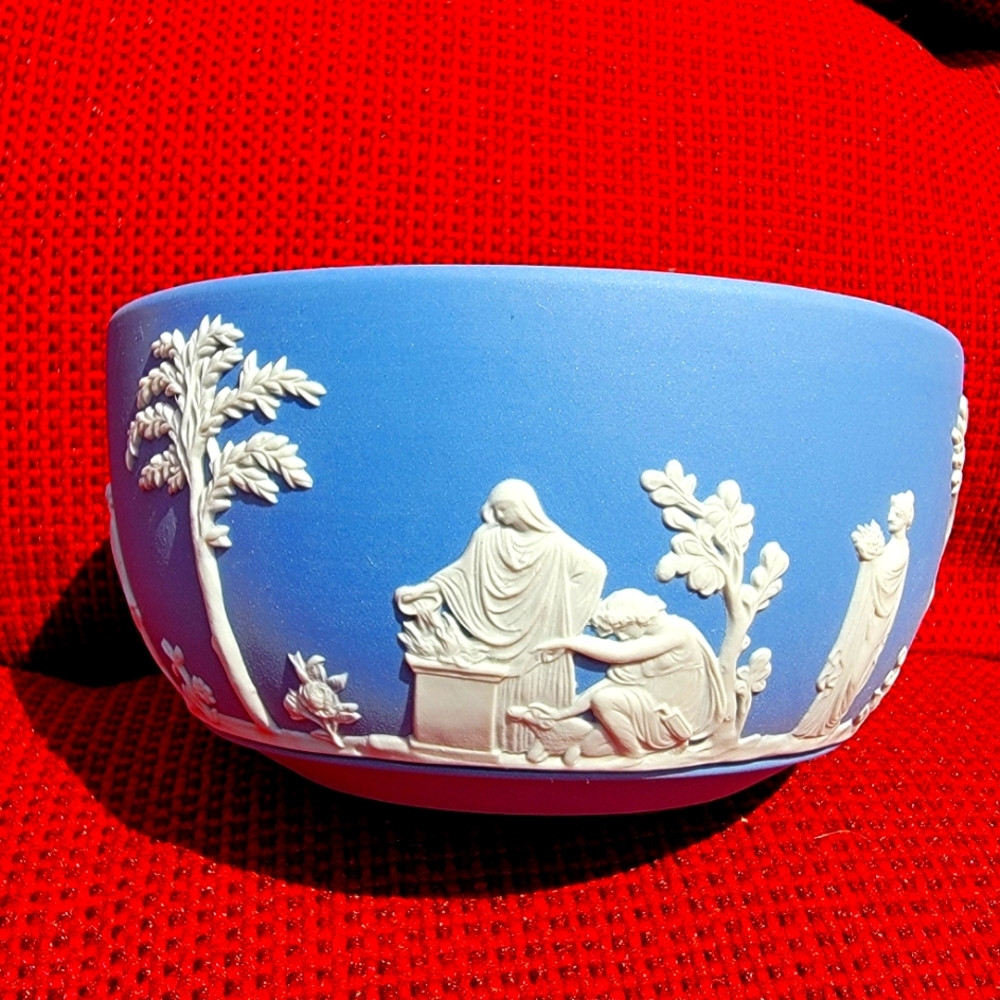 RARE AUTHENTIC Wedgwood Jasper Porcelain: Bowl. MINT CONDITION!